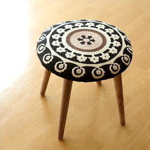 スツール かわいい おしゃれ 刺繍 高さ40cm 低め 木製 可愛い 模様 柄