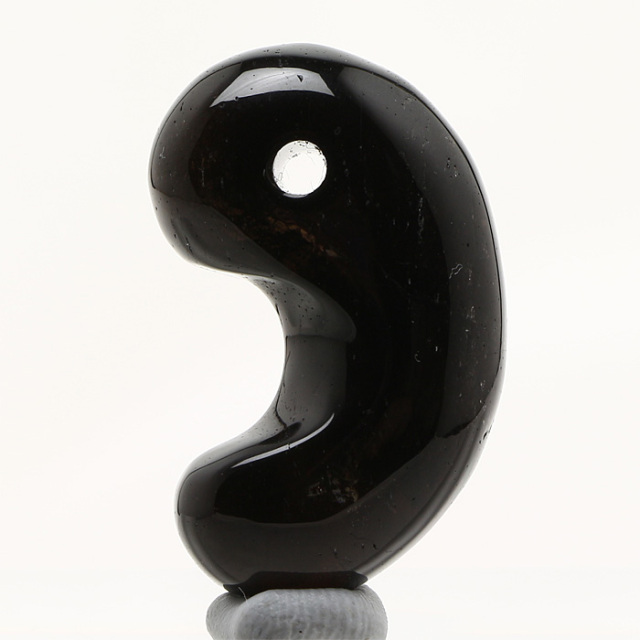 古代勾玉 黒水晶 （一級宝石研磨士 佐野敏幸氏作） （黒平鉱山産）（純