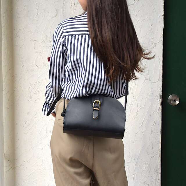 革鞄・レディースハンドバックのLONA(ロナ)公式通販サイト