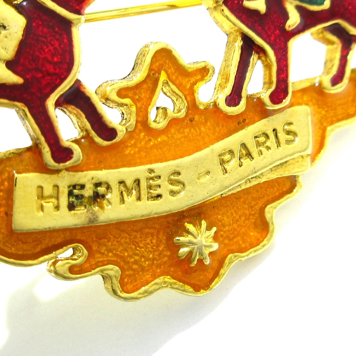 エルメス/ブローチ/ゴールド×レッド×マルチ/イヌ/七宝焼の買取実績
