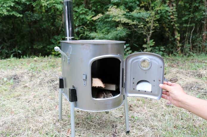 コンパクトで持ち運びも楽々な薪ストーブ「ちびストーブⅢ」を使って