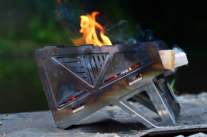 焚き火台コンテストで1位獲得！オーテックキャンプの「コックピット