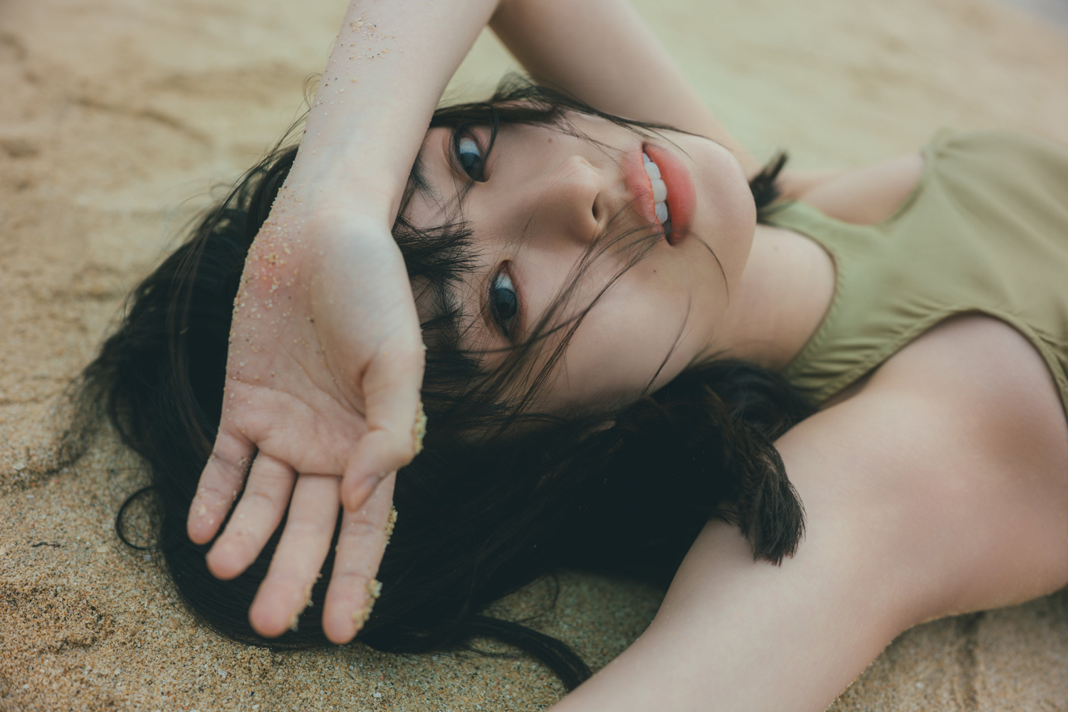 豊田ルナ サイン入り写真パネル【FUN'S PROJECT MALL】