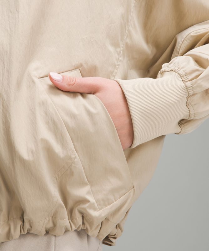 軽量ヘムシンチ ボンバージャケット | ジャケット&アウター | Lululemon JP