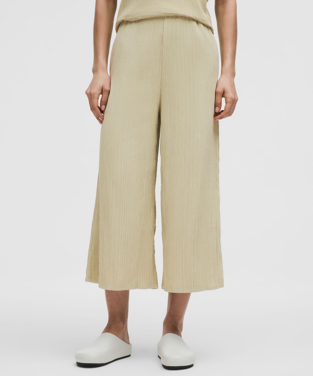 プリーツストレッチ ハイライズ ワイドレッグクロップパンツ