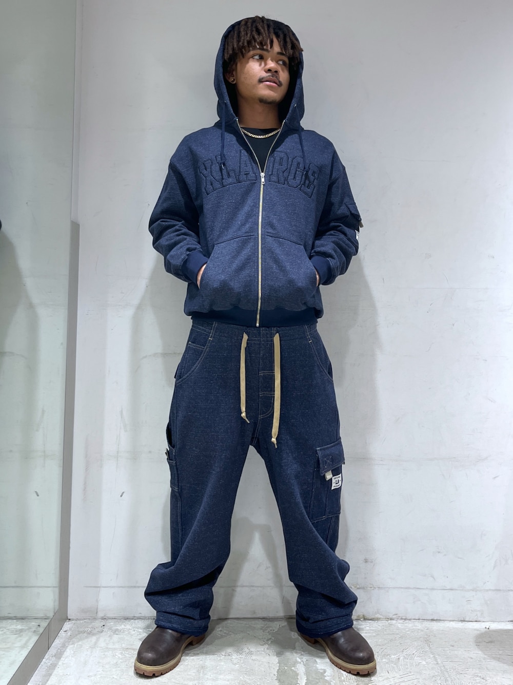 XLARGEのセットアップを使ったメンズ人気ファッションコーディネート