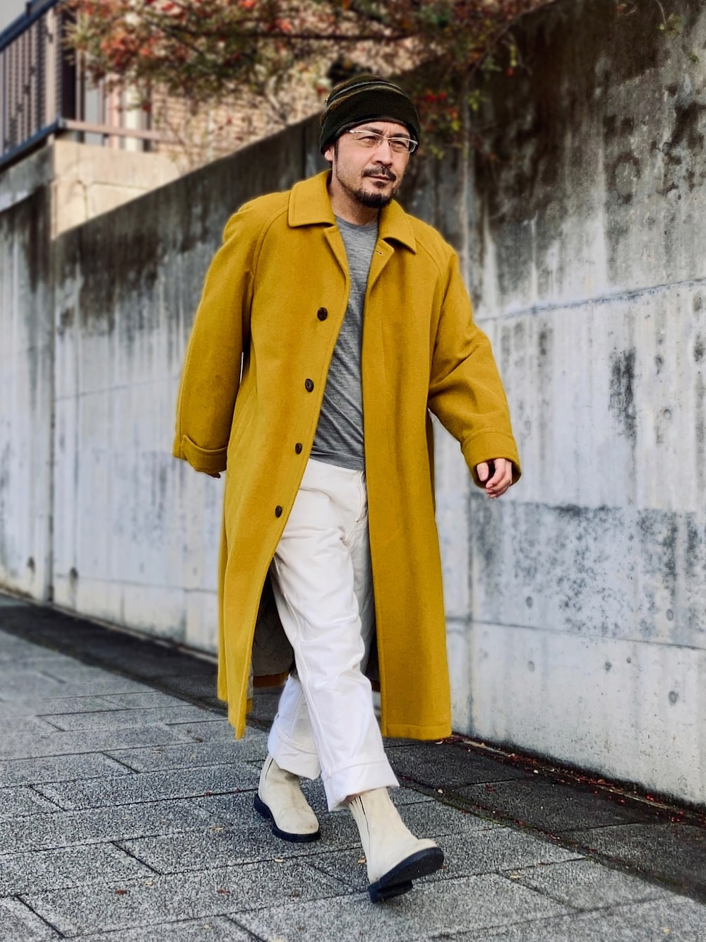 GIVENCHYのステンカラーコートを使ったメンズ人気ファッション