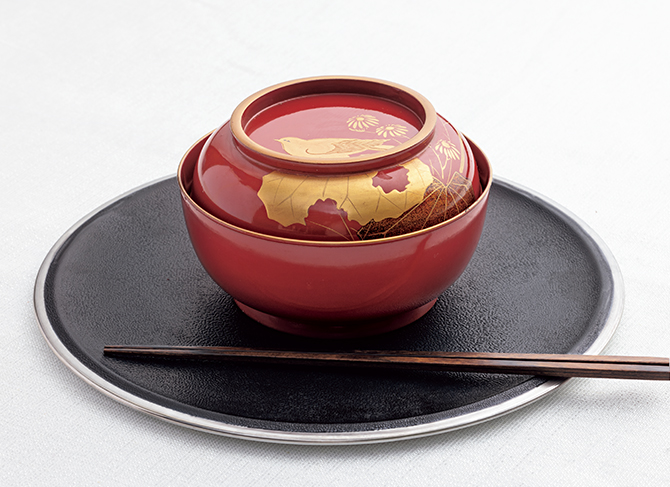 どんな器ものせればモダンに引き締まる！ 伊万里市「畑萬陶苑」が作る