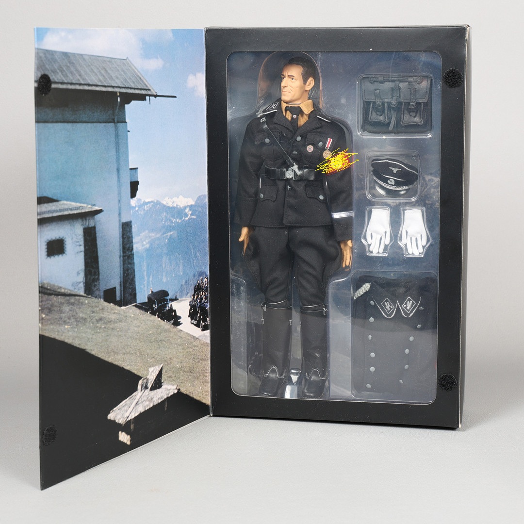 WORLD WAR II - 1/6 WWII ACTION FIGURE SS-BRIGADEFUHRER