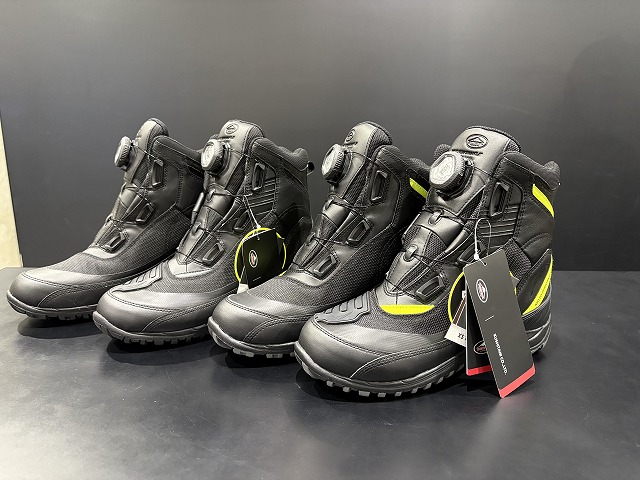 便利です、アドーネシューズ：KUSHITANI 三鷹店 | KUSHITANI 三鷹店