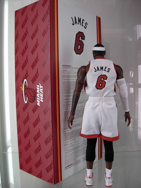 試合を再現！エンターベイ・NBAコレクション「レブロン・ジェームズ
