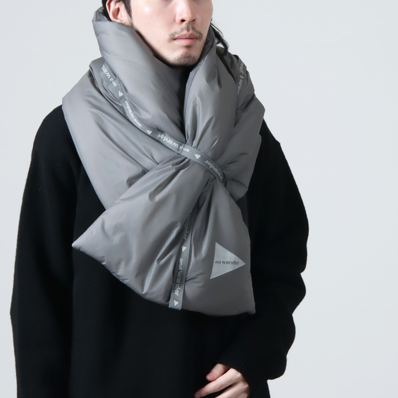 and wander (アンドワンダー) PRIMALOFT rip muffler / プリマロフト
