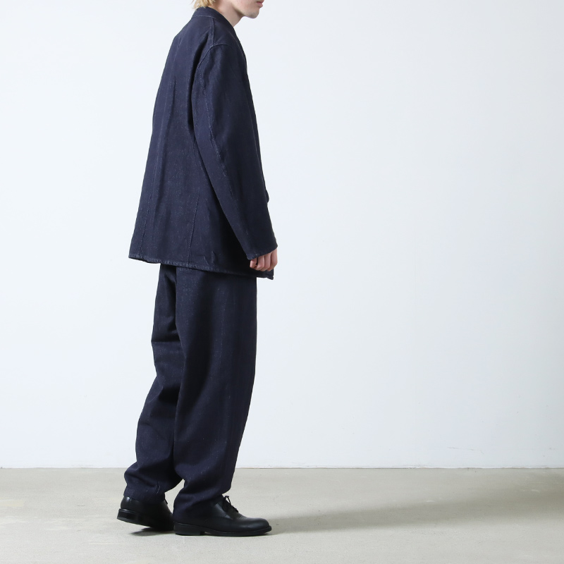 COMOLI (コモリ) ネイビーデニム テーパードパンツ