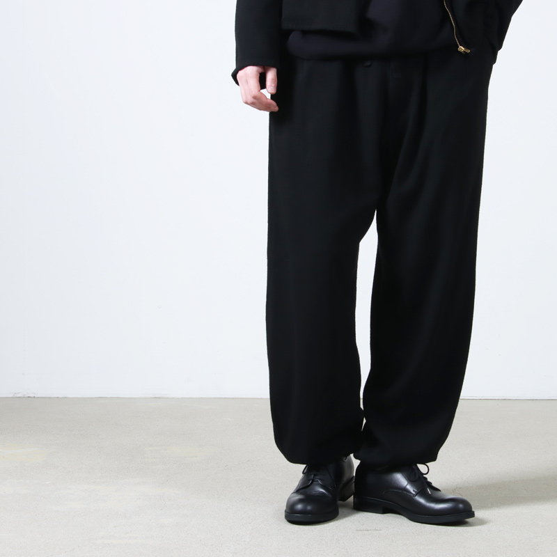 COMOLI (コモリ) シルクネップ ドローストリングパンツ