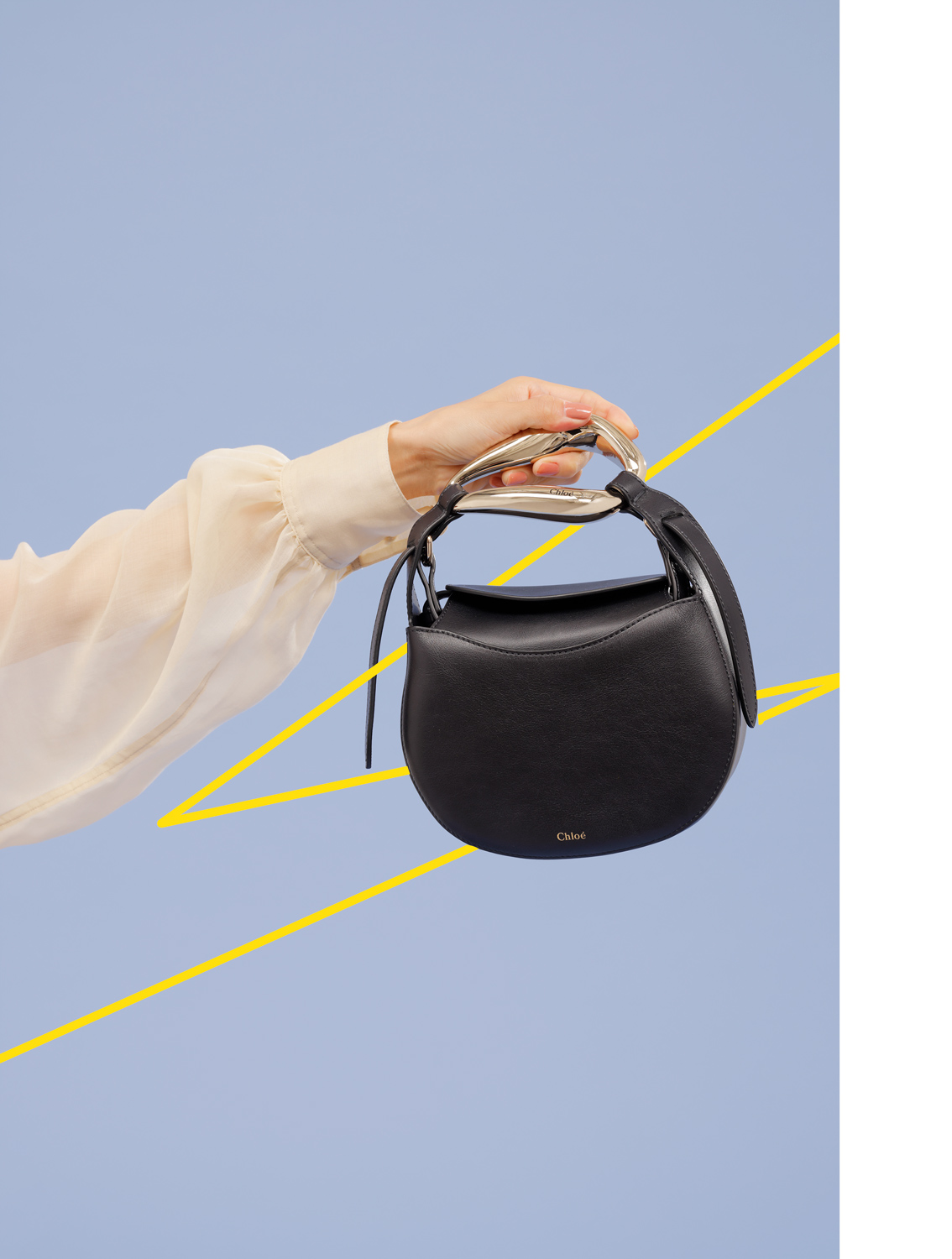 唇モチーフが映えるクロエ新バッグ「KISS」なら、大人のリッチ