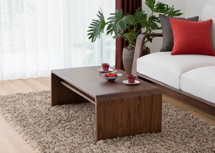 テン・ローテーブル (GB)～インダカ無垢材を贅沢に使用した、曲線