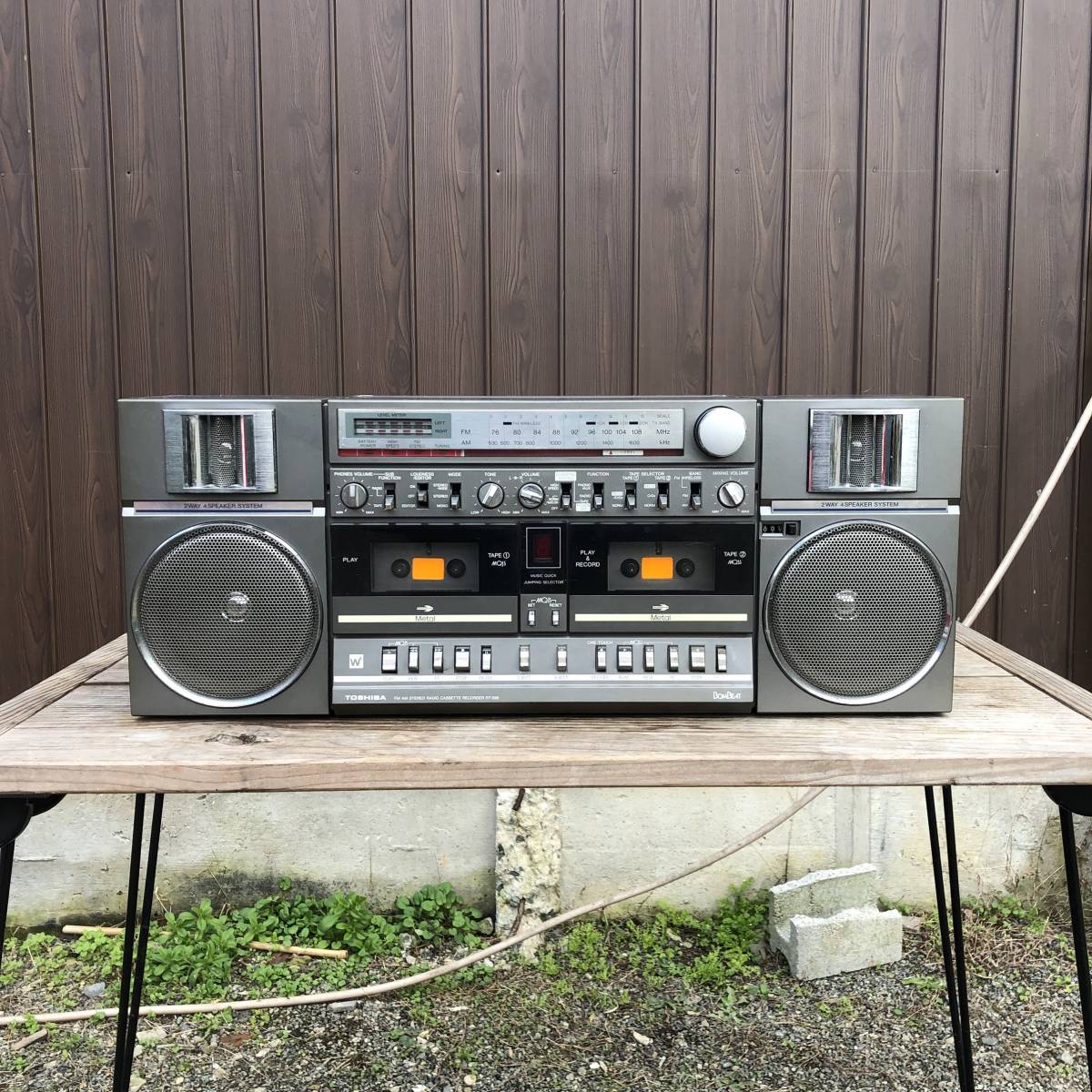 TOSHIBA 東芝 ステレオラジオカセットレコーダー RT-S88 BOMBEAT 昭和