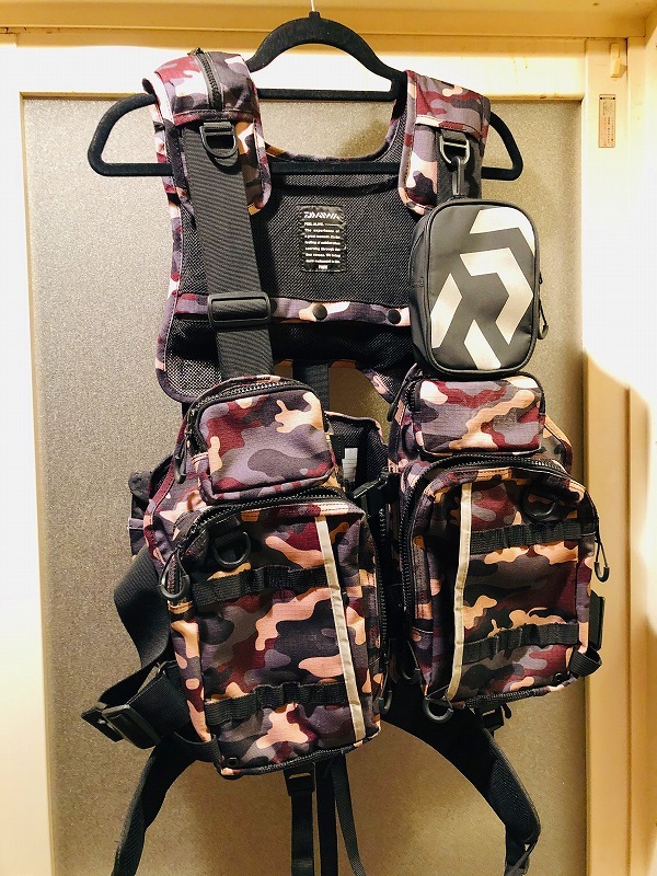 ☆美品ダイワ ベンチクール ゲームベスト DF-6104 グリーンカモ