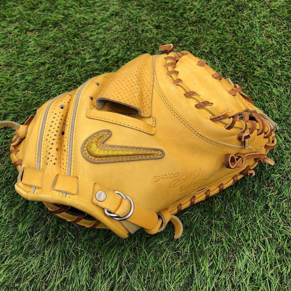 932 NIKE ナイキ 謝道 型抜群 即戦力 硬式 キャッチャーミット 932