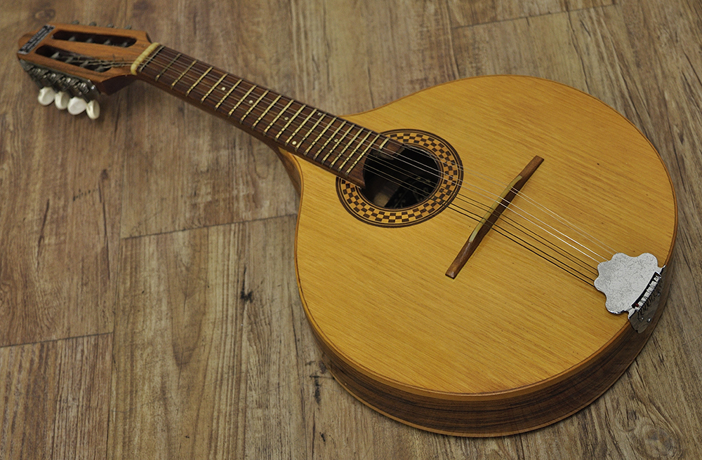 バンドリン (エクアドル製) マンドリン / ギター / 民族楽器 バンド