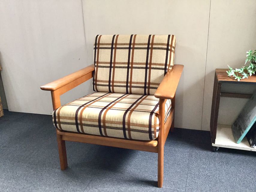 ①ヴィンテージ オールドカリモク コロニアル ラタン アームソファ