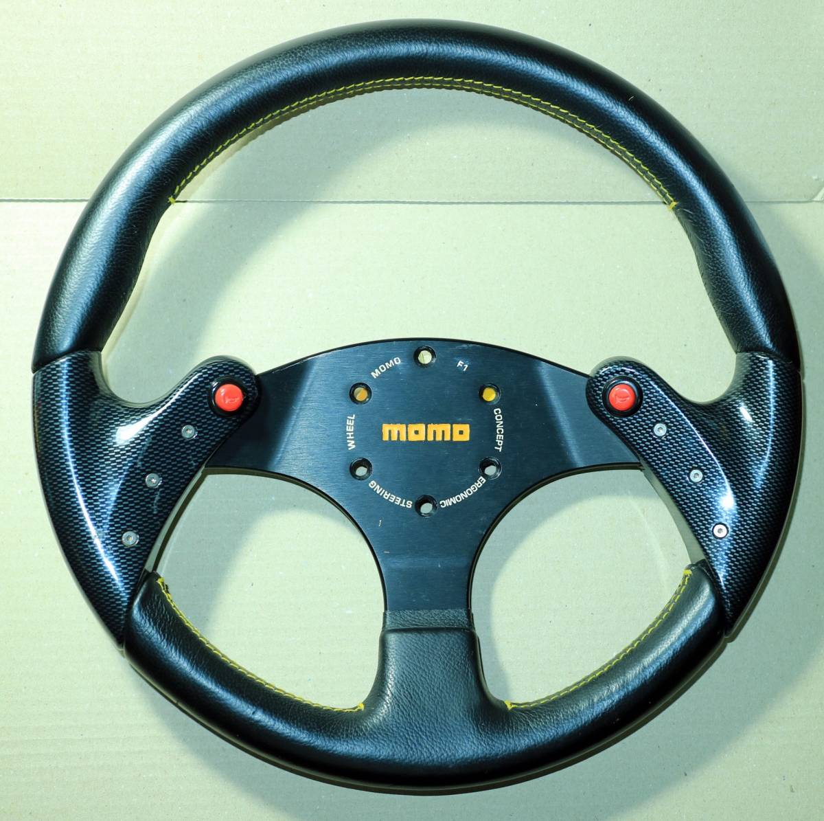 momoF1 concept 35パイ momoF1 concept 35パイ MOMO 激レア MOMO F1