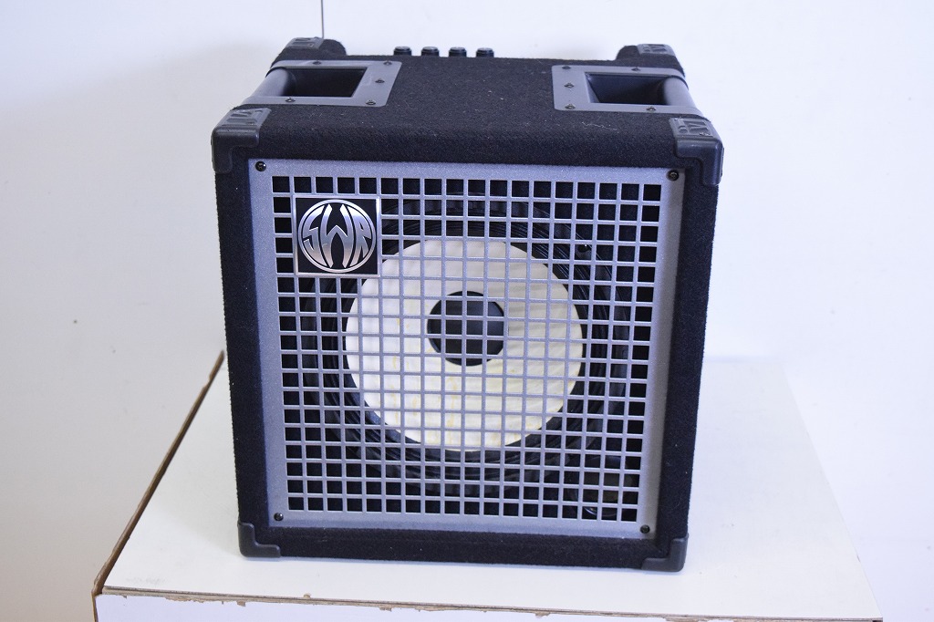 中古】【送料無料!!】SWR LA Series LA10 35W ベースアンプ【5000円