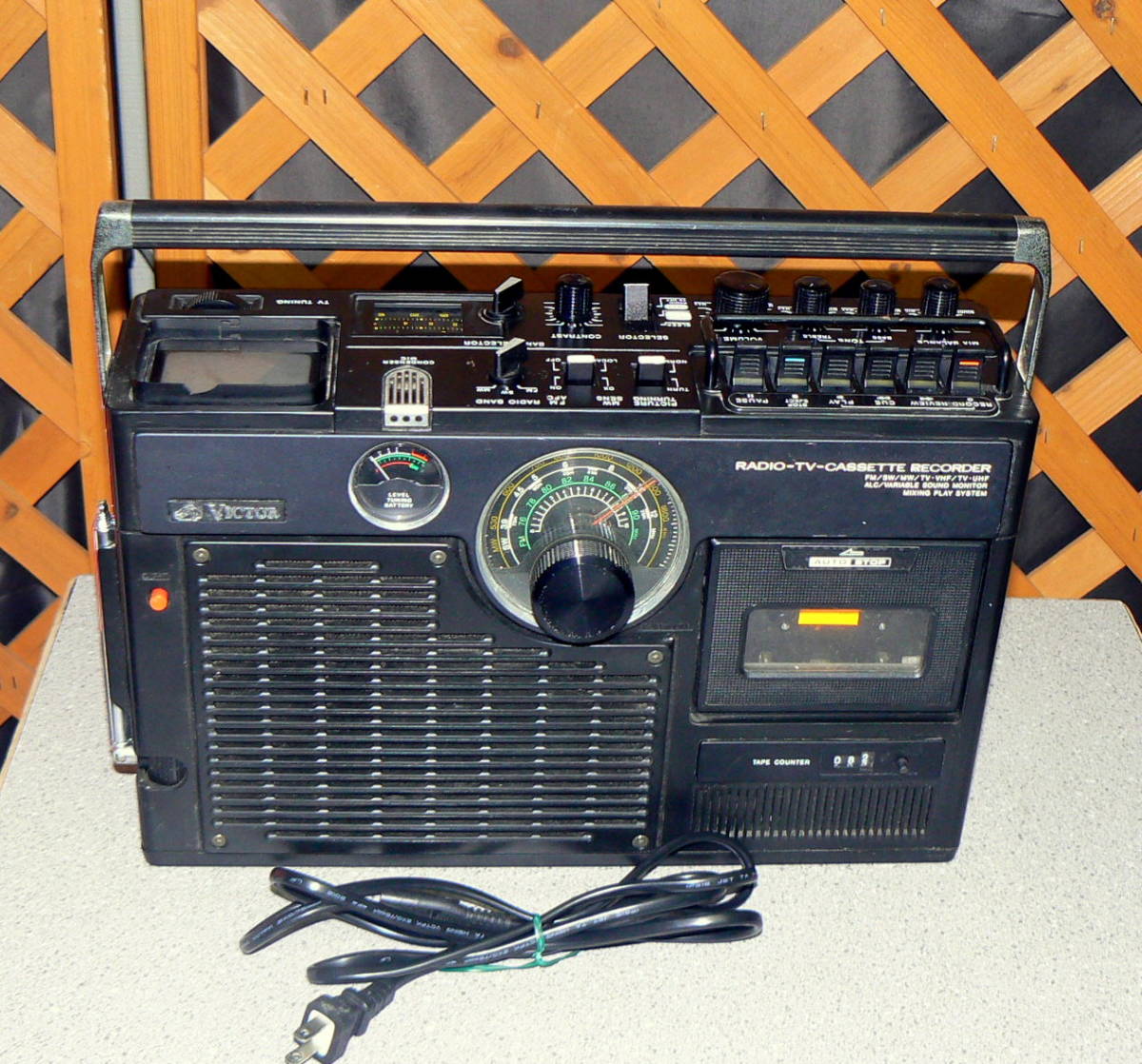 1977年 victor M-66 レトロ テレビラジカセ 1977年 victor M-66 レトロ