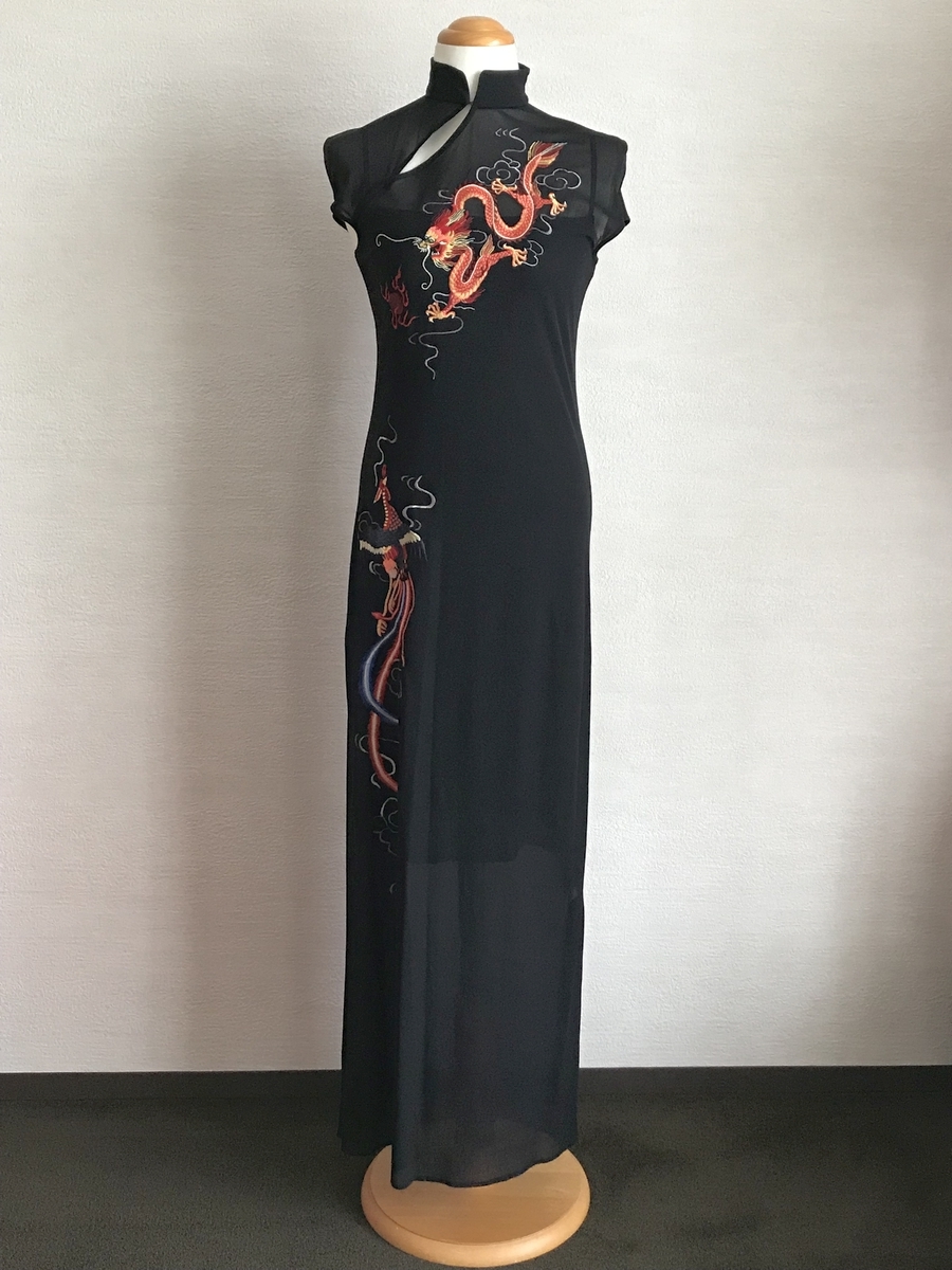 ビビアン タム 黒の蝶刺繍半袖ワンピース ビビアン タム 黒の蝶刺繍