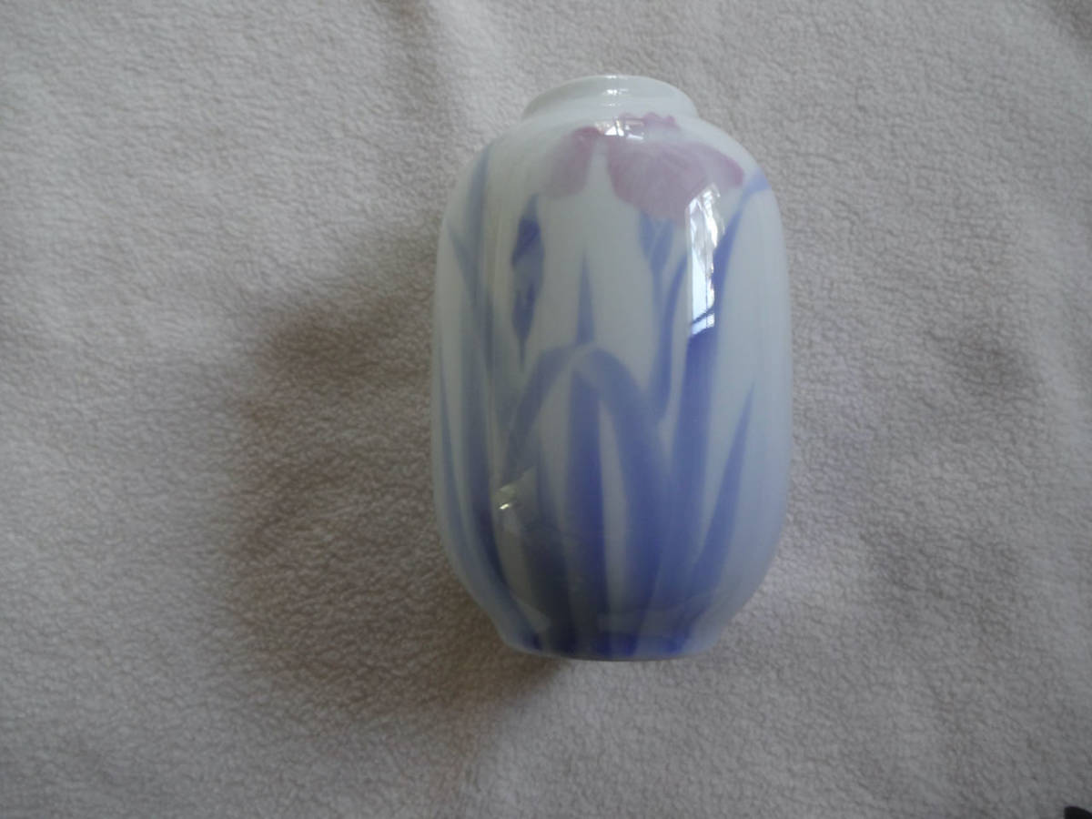 深川製磁 宮内庁御用達 官窯染付 花図花瓶 あやめ菖蒲の落札情報詳細