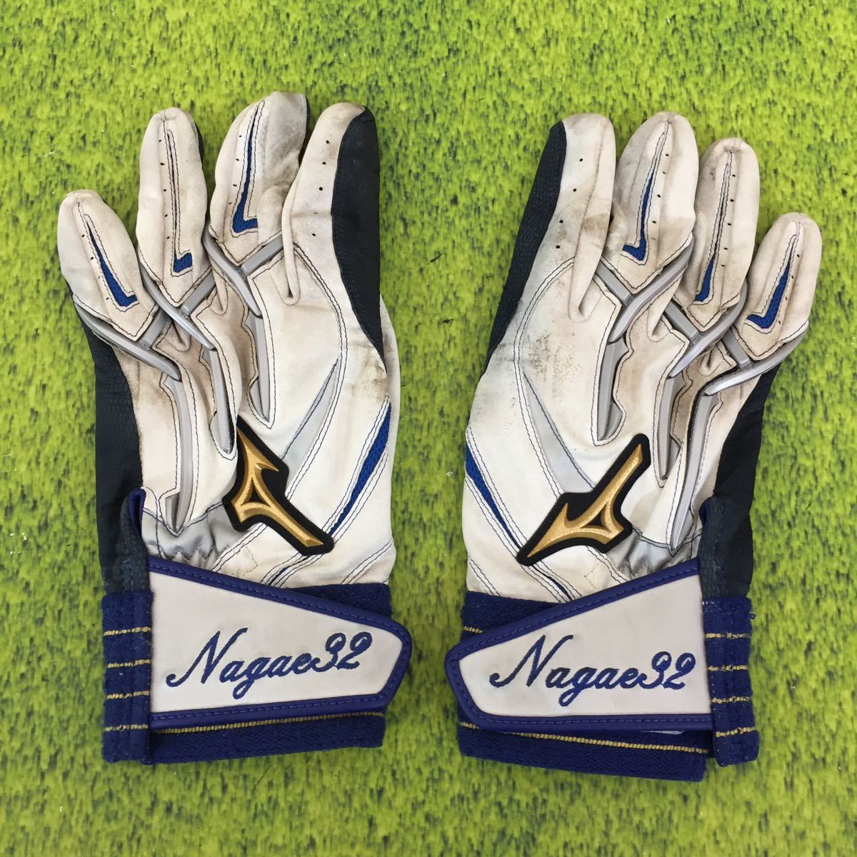 西武ライオンズ外崎選手 実使用バッティンググローブ 西武ライオンズ