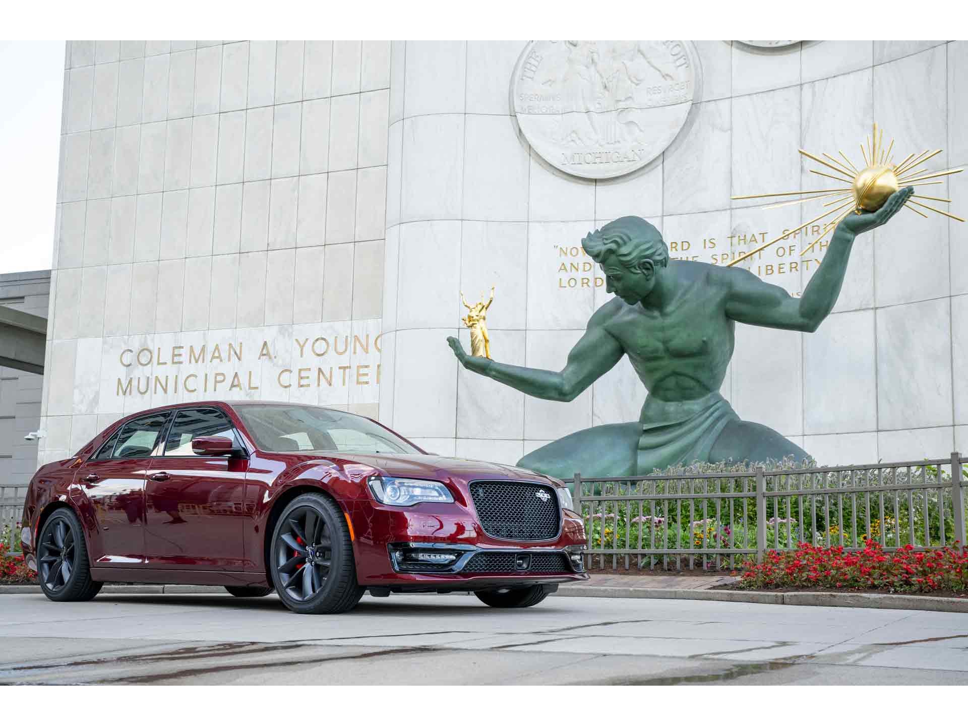 クライスラー「300C」発表 6.4L HEMIエンジン搭載の最終型 | 中古車