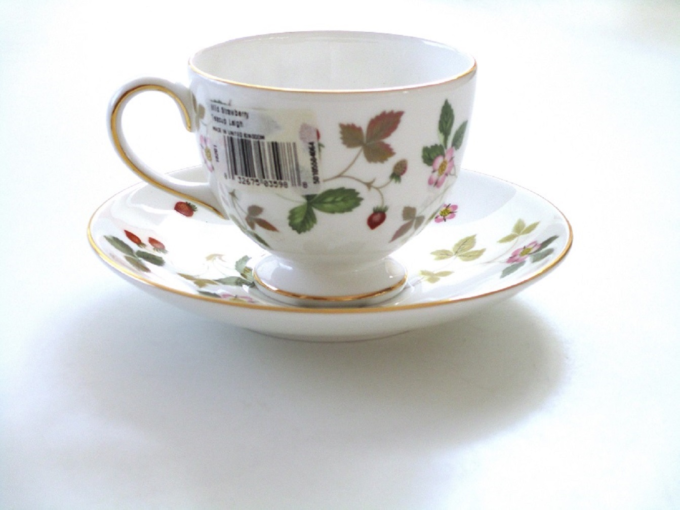 ウェッジウッドWEDGWOOD ワイルドストロベリー ティーカップ＆ソーサー