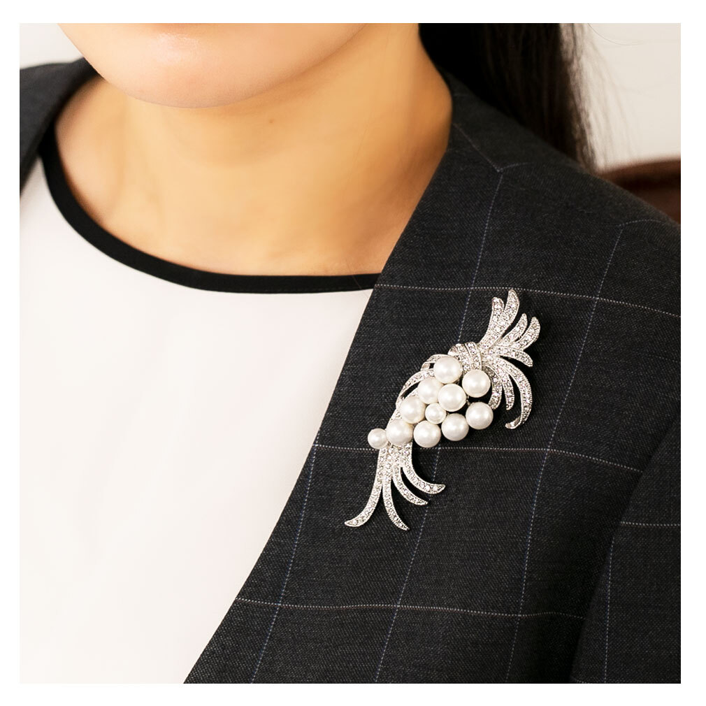デバリエ]ブローチ レディース パールブローチ 女性 入学 卒業 お祝い