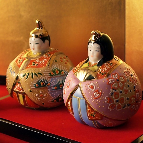 名入れ木札無料 九谷焼 玉雛人形 桜盛 3号 台・敷物・立札・屏風付