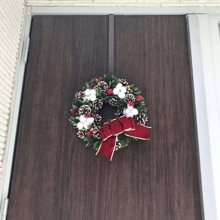 クリスマスリース まつぼっくり クリスマスカラー リボン 34cm Ribbon