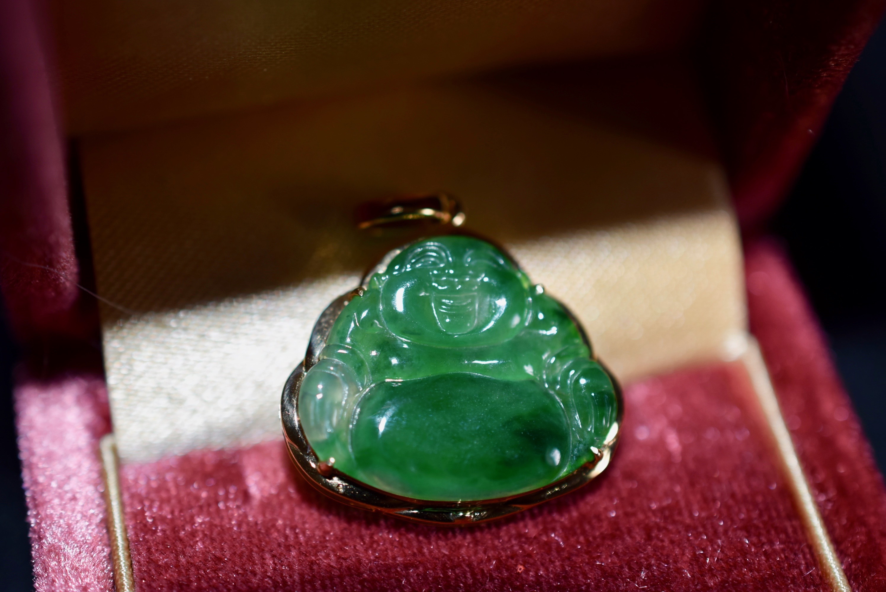 847 現品 k18金 天然 陽緑 本翡翠 ネックレス みろくぼさつ ペンダント