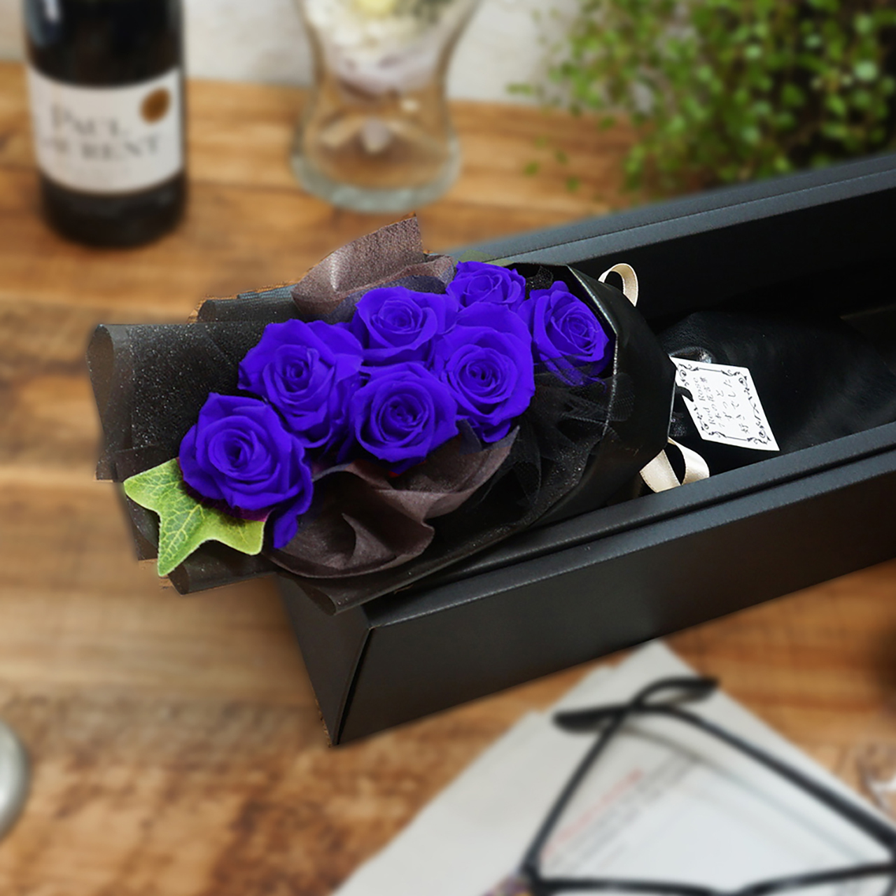 ブルーローズ、枯れないお花！青バラ7本のプリザーブドフラワー