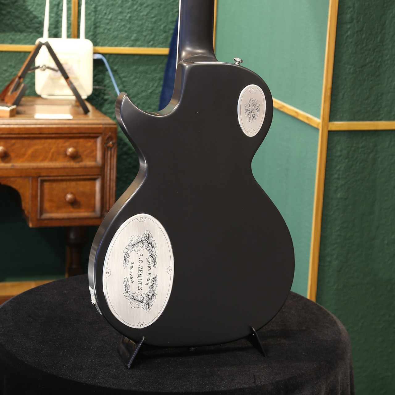 Zemaitis MFG-AC-24 Dragon & Heart, Black（新品/送料無料）【楽器