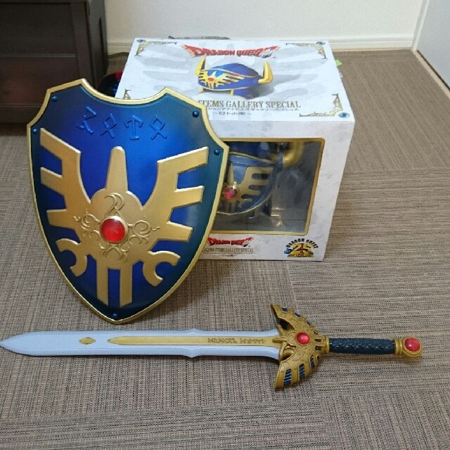 ドラゴンクエスト ロトの剣 ロトの盾 ロトの兜の通販 by らいらい｜ラクマ