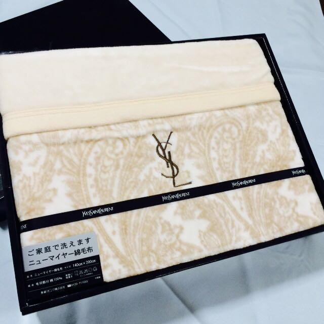 SAINT LAURENT - イヴサンローラン 綿毛布の通販 by ありがとうご