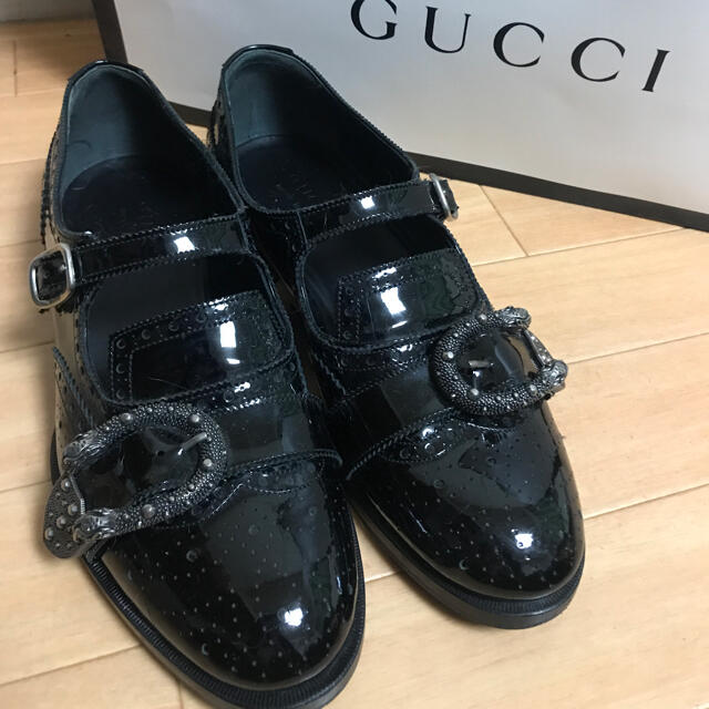 GUCCI - 連休限定値下げ GUCCI 蜂モチーフシューズ ローファー