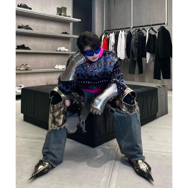 BALENCIAGA - 日本未入荷 BALENCIAGA デストロイニットの通販 by 3