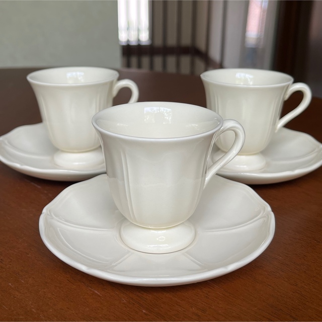 WEDGWOOD - 【美品】ウェッジウッド☆クイーンズプレーン☆花リム