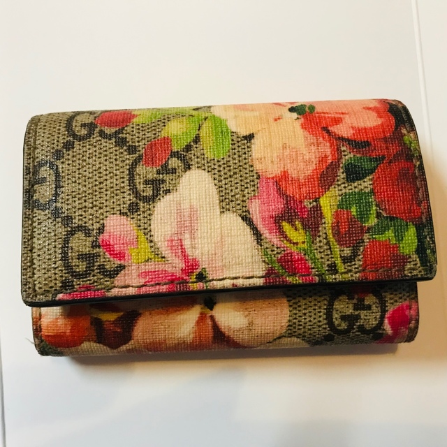 希少GUCCI GGブルームス 6連キーケース 花柄 GGスプリーム グッチ