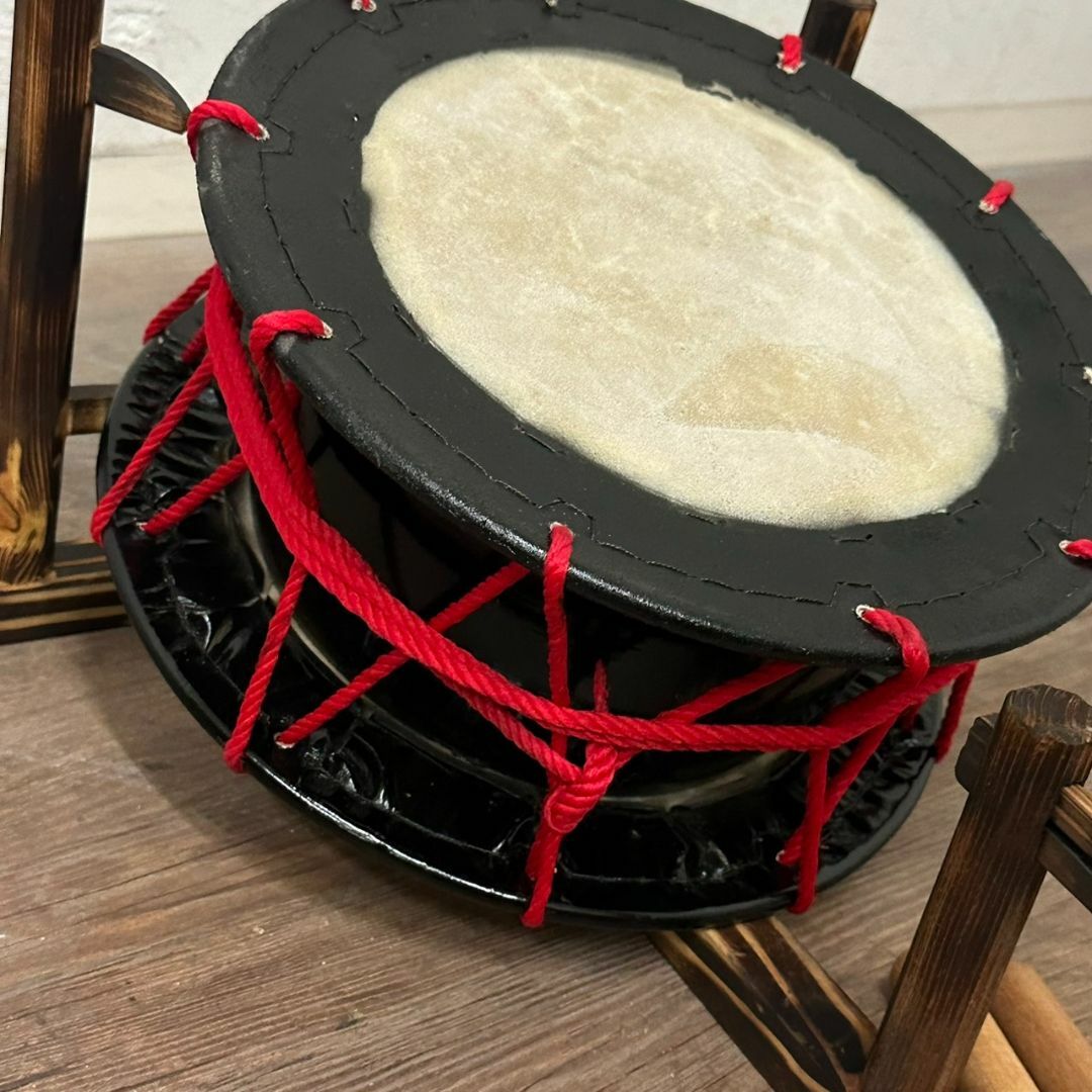 ミャー 牛革 和太鼓 締め太鼓・バチ付き・台付き ミャー 牛革 和太鼓