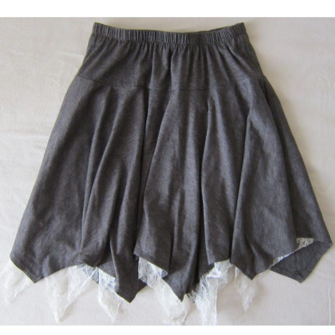 TRALALA - TRALALA ミニスカート ギザギザ裾 グレー 白 レースの通販