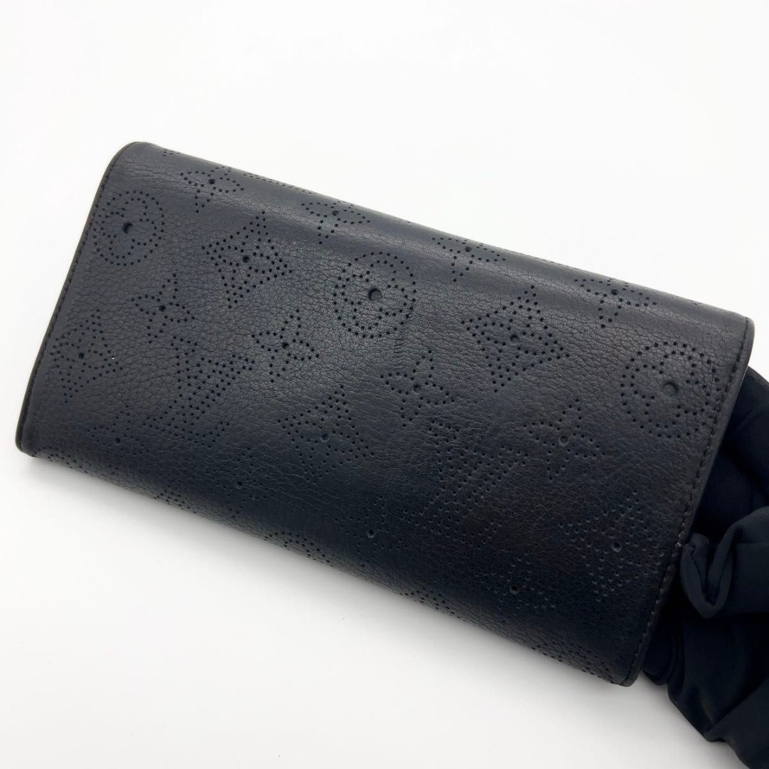 ルイヴィトン マヒナ 長財布 ポルトフォイユ アメリア 黒 イニシャル無し