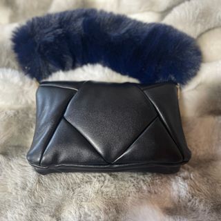 DIANA（ファー ・ ショルダーバッグ）のフリマアイテム一覧