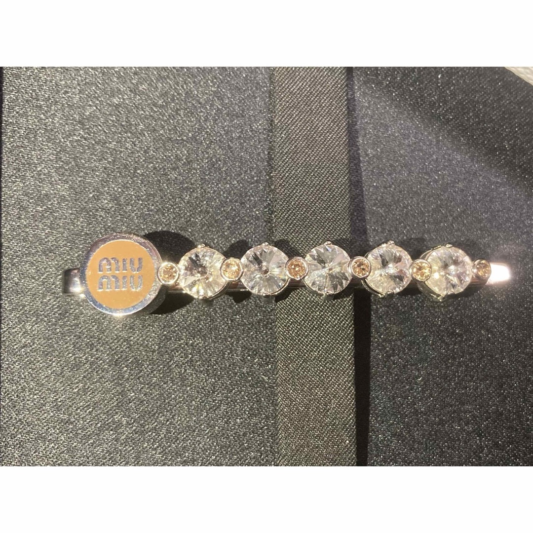 miumiu クリスタルヘアクリップ